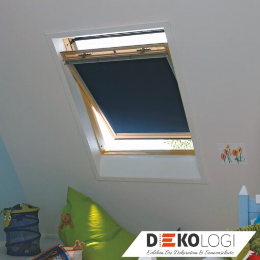 Velux Verdunkelungsrollo am Holzfenster