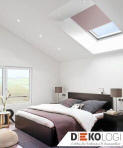 Solarbetriebenes Rollo für Velux Tageslicht lila