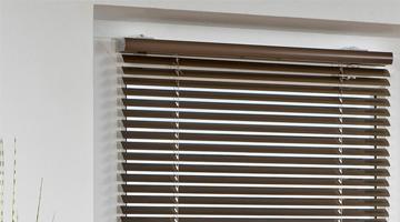 Jalousie ohne Bohren in braun