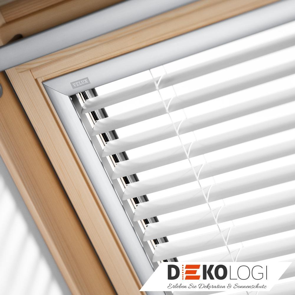 Original Velux Jalousie im Holzrahmen