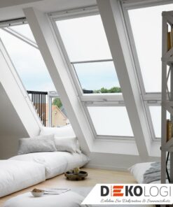 Sechs Velux Sichtschutzrollos in weiß lichtdurchlässig