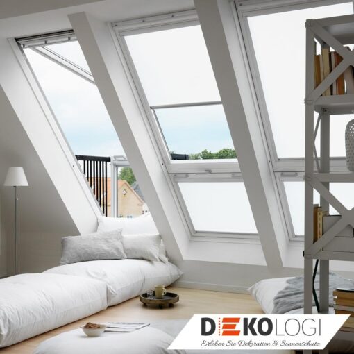 Sechs Velux Sichtschutzrollos in weiß lichtdurchlässig