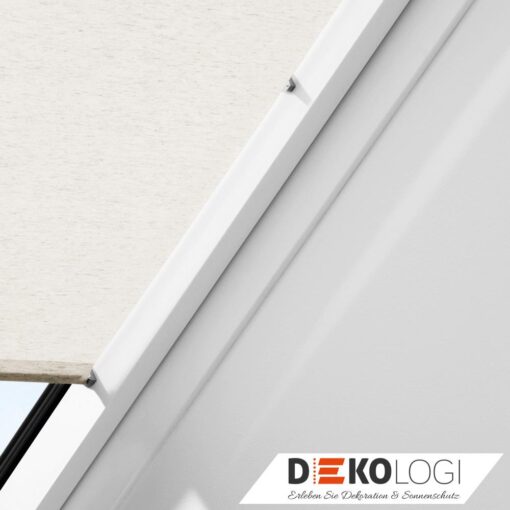 Dachfenster Rahmen in weiß mit Krallenrollo