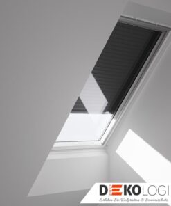 Innenansicht Rollladen am Dachfenster in Antrazit