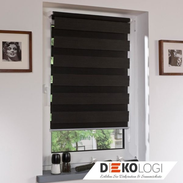 Schwarzes Doppelrollo mit fester Breite