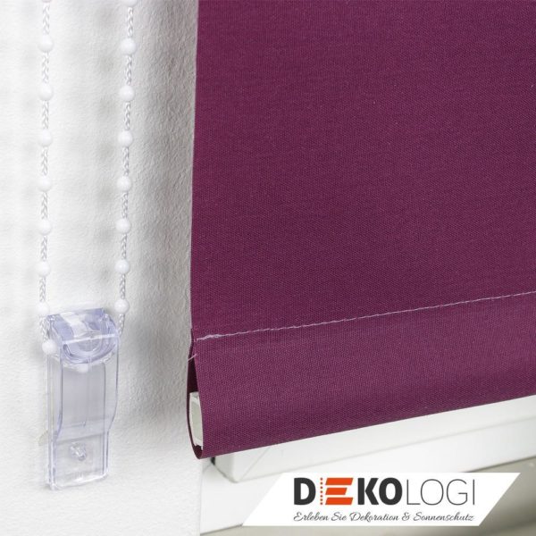 Fertiges Kettenzugrollo in lila