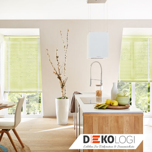 Jalousien in grün Raumbild