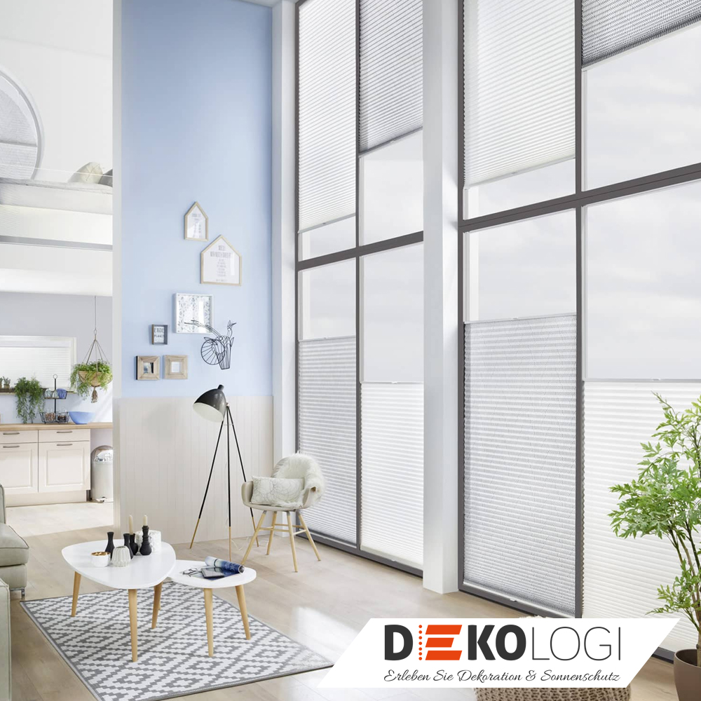 Viele weiße Plissees im Badezimmer nach Maß