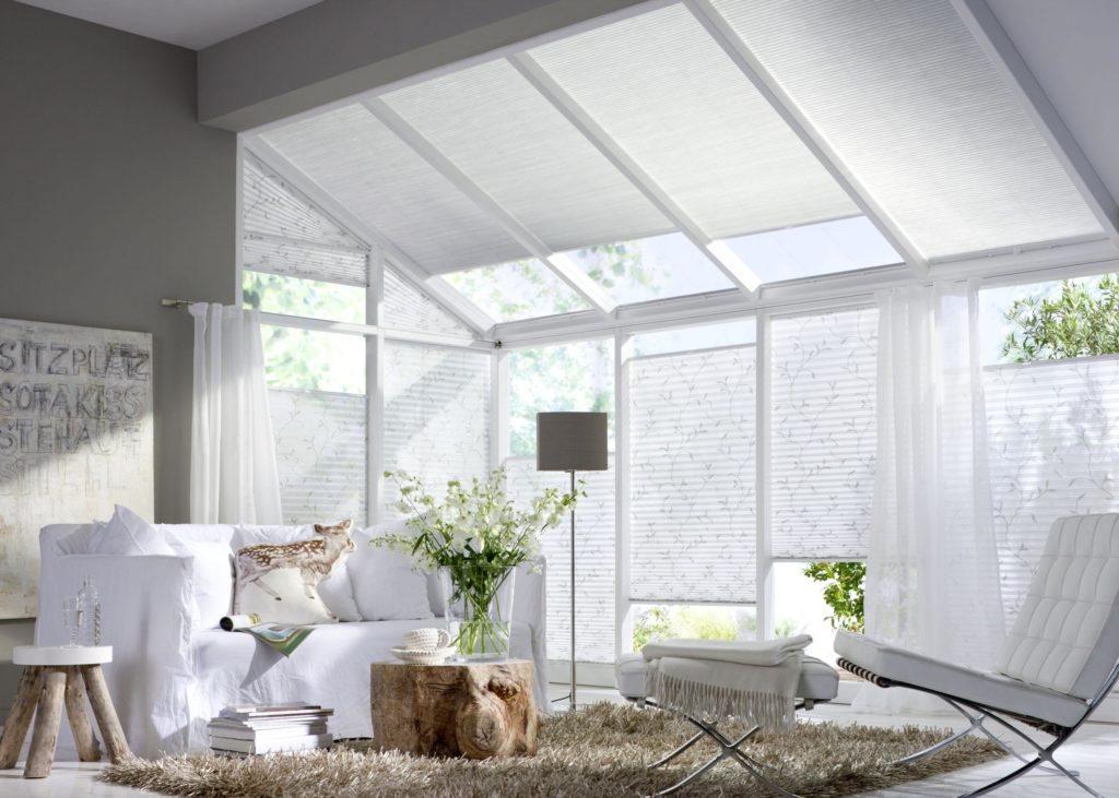 Große Front mit Plissees weiß Floral