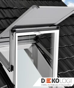 Dachfenster Hitzeschutzmarkise geöffnet
