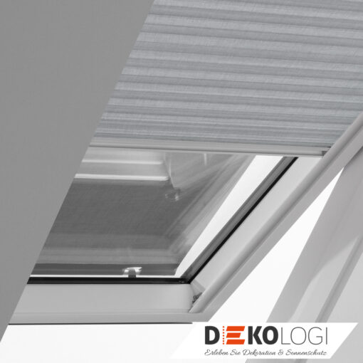 Plissee heruntergezogen am Dachfenster FOL